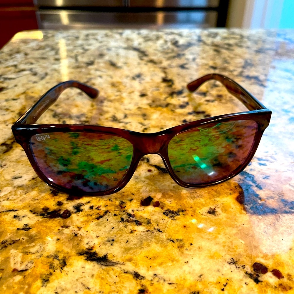 Calcutta unisex sunglasses…green lenses